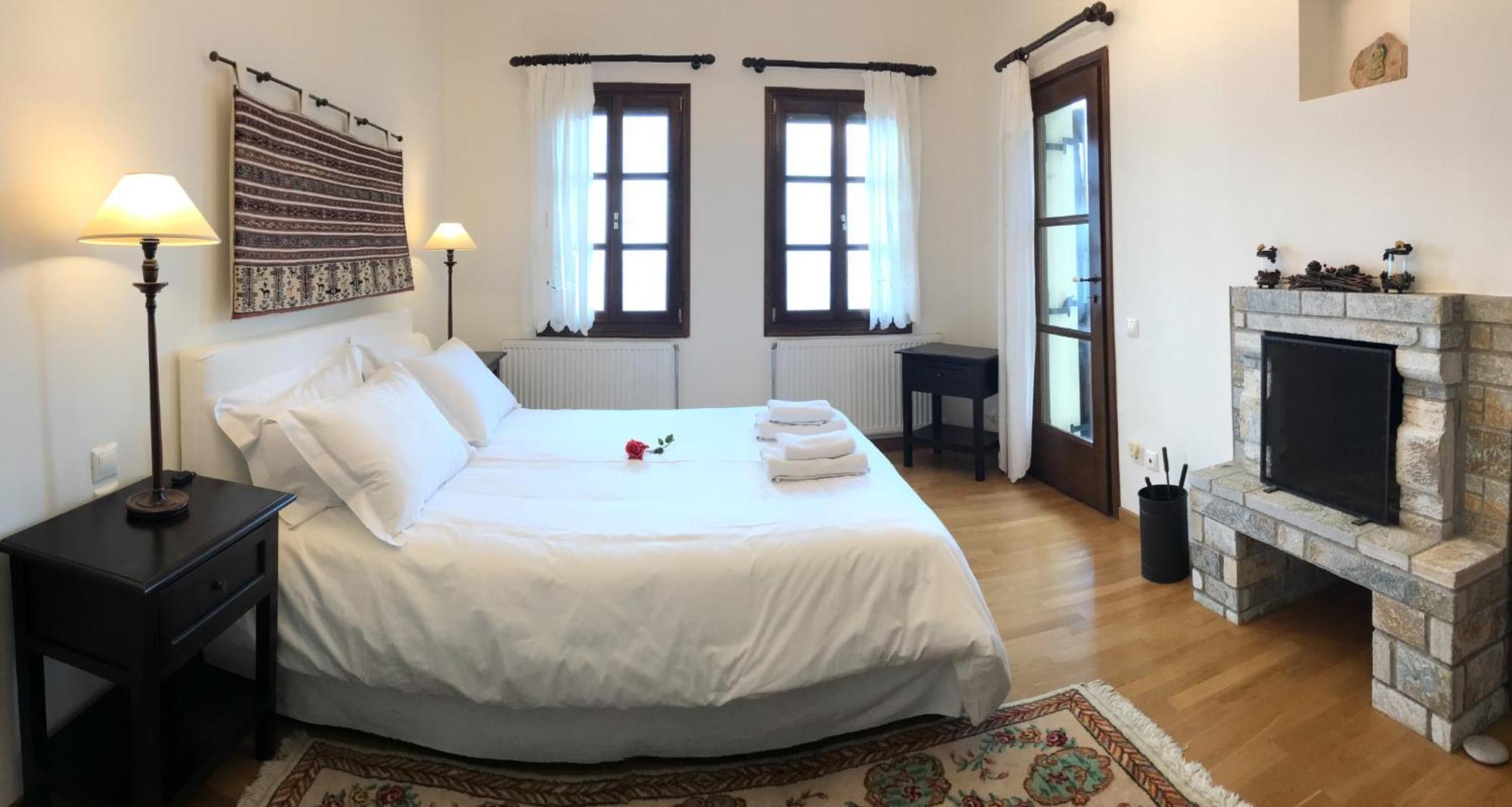 θαλλώ Luxurious Tsagkarada