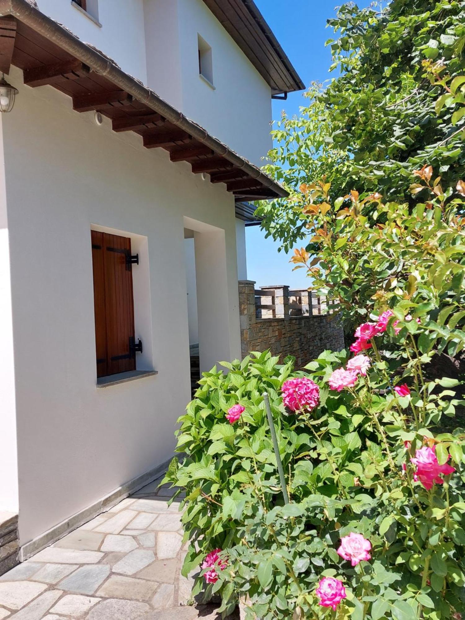 θαλλώ Luxurious Villa Tsagkarada