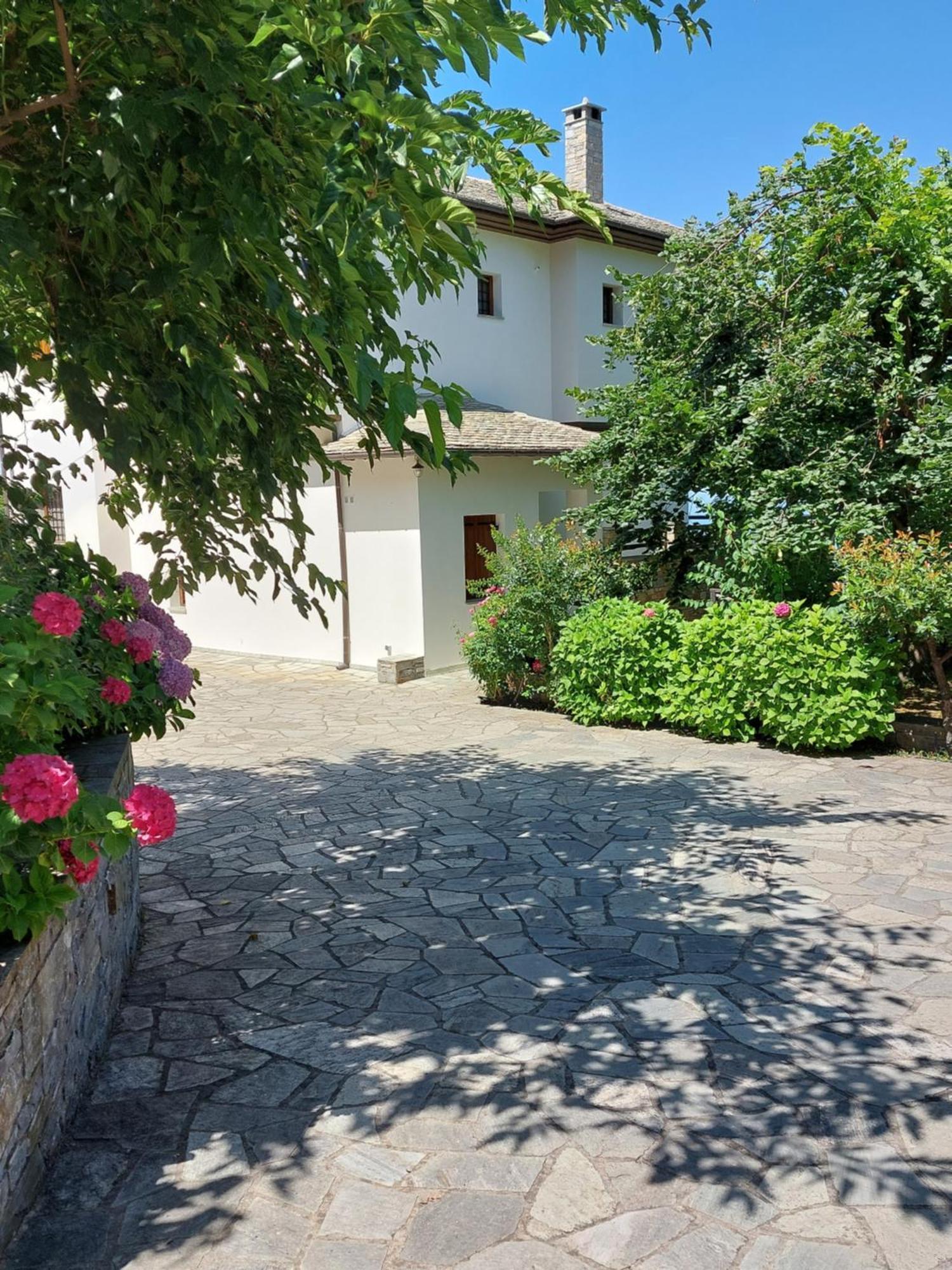 Villa θαλλώ Luxurious Tsagkarada